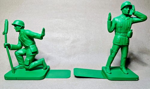 Classic green army men toy - classic,