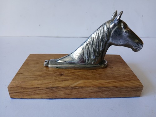 Singer horse head car - head, mascot
