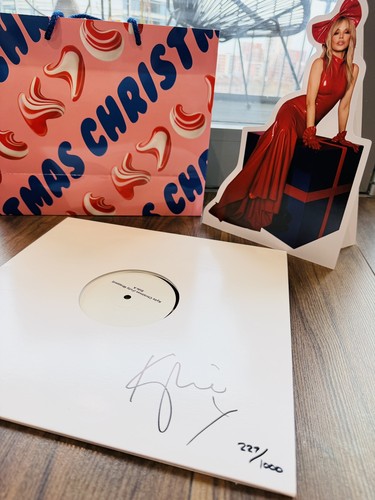 Signed kylie minogue test - kylie,