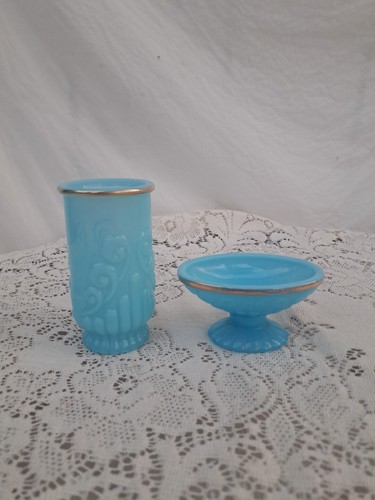 Vtg avon milk glass - milk, bath
