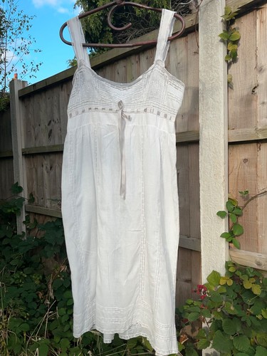 Antique lawn cotton - , lace