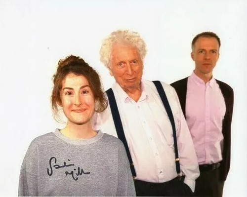 Doctor who autograph - doctor, sadie