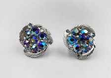 Lisner Signed Vintage Screw Back Silver Tone Flower Style Earrings