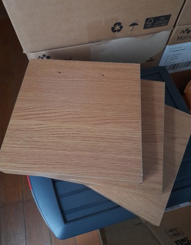 Floating square wood wall - floating,