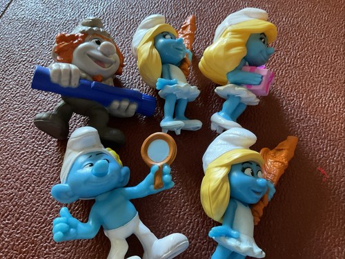 Smurf plastic figures - 5,
