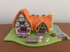 Disney Snow White Vintage Cottage Playset Polly Pocket Style, 1995