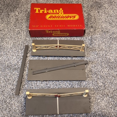 Tri ang r70 level crossing - r70,