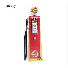 Road Signature Vintage Gas Pump Series: Roar With Gilmore Pump 1/18 Scale