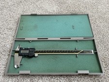 UK Made Mitutoyo Digimatic 200mm Digital Vernier Caliper 374-109U