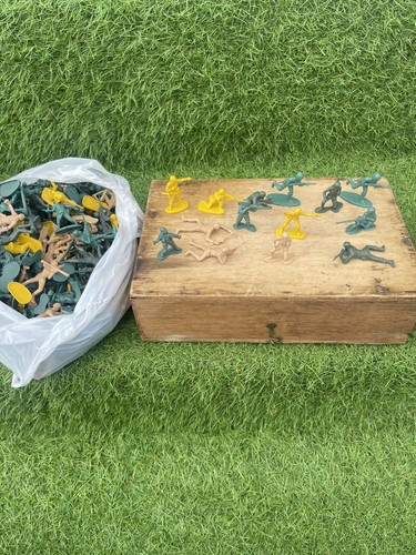Army men toy - *army,
