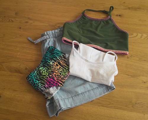 Bundle girls clothes - clothes, age
