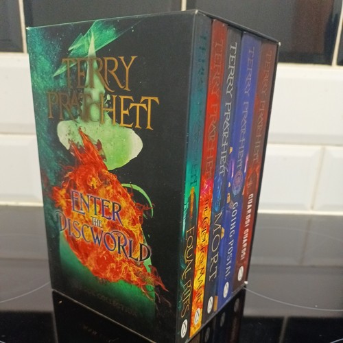 Terry pratchett discworld - terry,