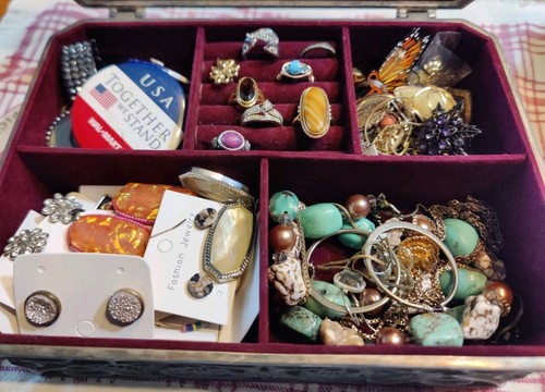 Box jewelry and items - jewelry,