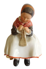 ANTIQUE ROYAL COPENHAGEN FIGURE OF AMAGER GIRL KNITTING  BY LOTTE BENTER !(!!