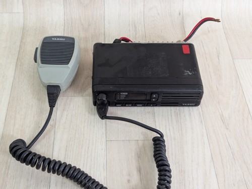 Yaesu 2000 radio analog fm - ,