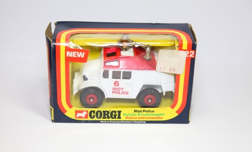 Corgi 422 riot police - riot, in