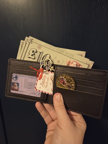 Santas lost wallet - lost, wallet,