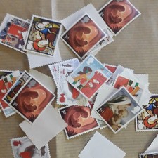 50 X   1st Class Mixl GB Xmas Stamps Unfranked Off Paper Used