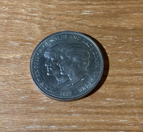 Commemorative coin the - £5,