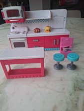 Shopkins Kitchen With Island 2 Stools And 2 Characters 