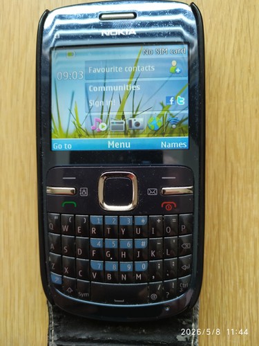 Retro nokia phone - c3,