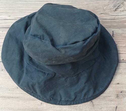 Barbour waxed cotton bucket - waxed,