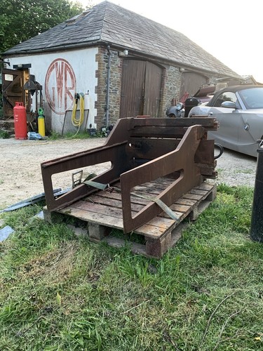 Cat forklift bale clamp - bale,
