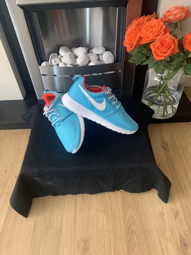 Nike roshe run - nike, women’s