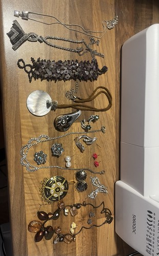 Various items costume - various,