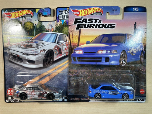 Hot wheels premium - 2, nissan