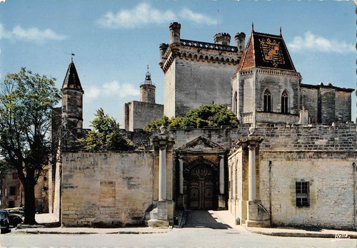 Bt8265 entree chateau ducal - bt8265,