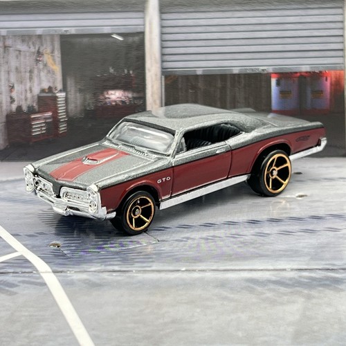 Hot wheels pontiac - hot,