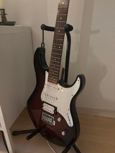 Yamaha pacifica 112v electric - yamaha,