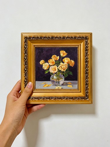 Yellow roses glass vase - in,