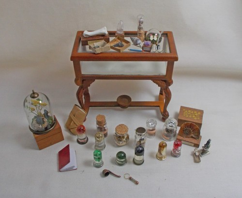 Dolls house quality display - house,
