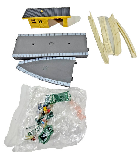 Hornby r590 gauge station - r590,