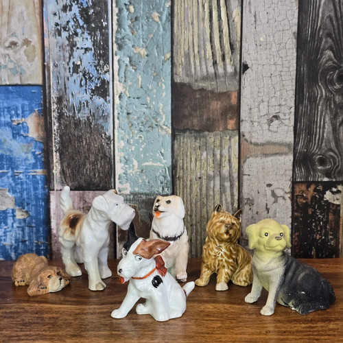 Vintage mixed dog figurine - dog, job