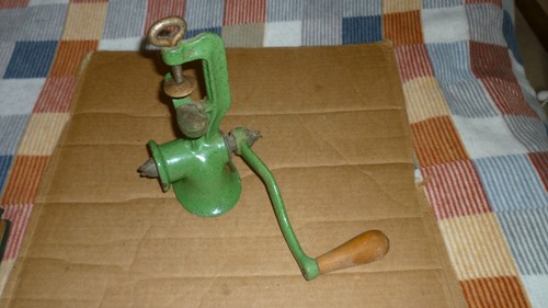 Vintage spong cast iron - &, co.