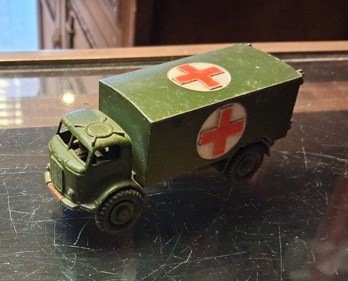 Dinky military ambulance - military,