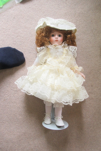 Franklin mint heirloom doll - mint,