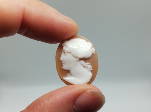 Antique loose unmounted cameo - loose,