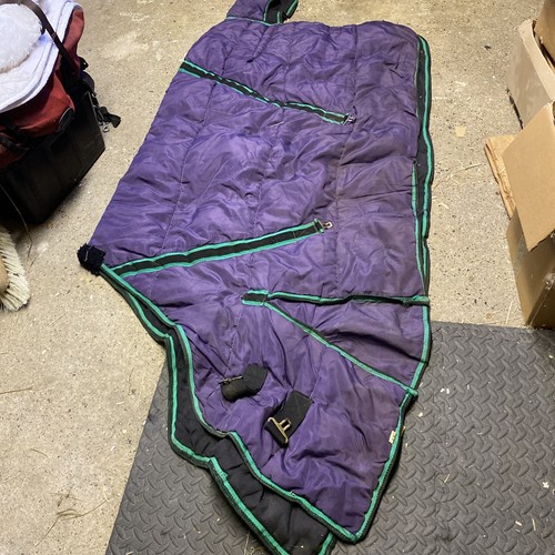 Rhinegold stable rug - 5’9”,