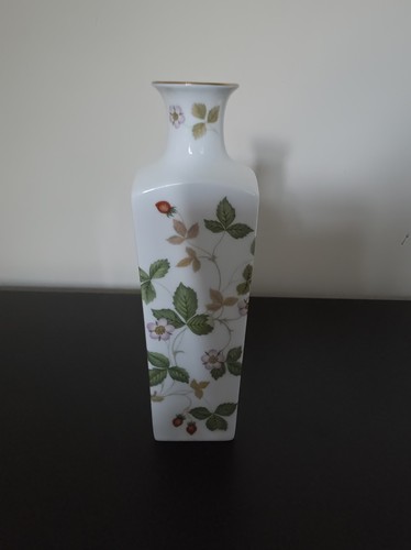 Wedgwood wild strawberry - wild,