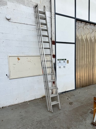 Triple extending ladder - triple,