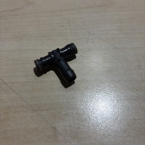 Kawasaki carburettor piece - carburettor,