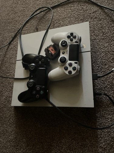 Sony play station slim - play,
