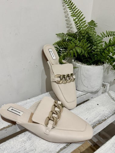 New stradivarius ivory chain - new,