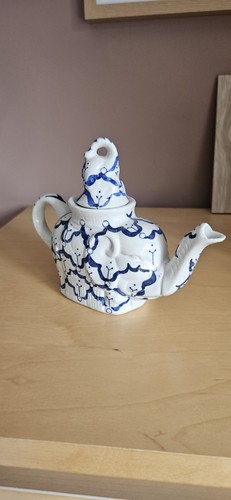 Blue white ceramic elephant - blue,