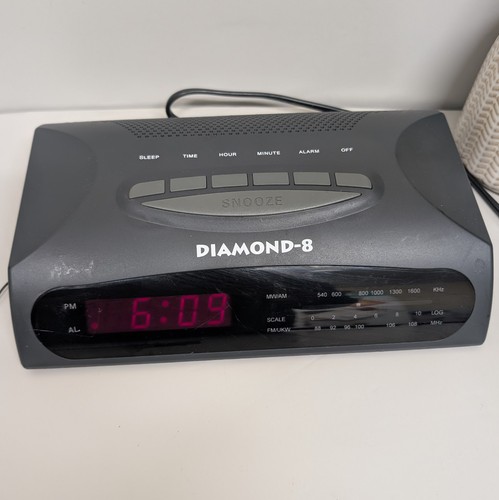 Diamond digital clock radio - 8,