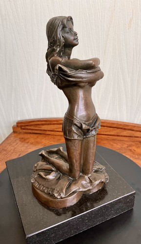 Original bronze sculpture - original,